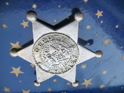 8607-Insigna vintage Sheriff Deputy metal argintat-7/6 cm. foto