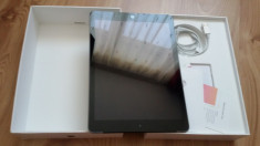 Apple iPad 6 generation wifi * cellular 12 Gb plus suport cu tastatura inclus foto