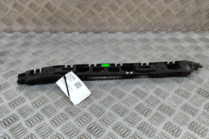 Suport bara de protecție dreapta spate SKODA SUPERB III 3V3 2017 OEM: 3V5807394 24542502
