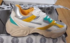 Adidasi Buffalo foto