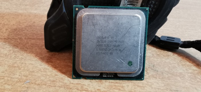 CAP PC IC2D 4300 1,9GHz Socket 775 SL9TB