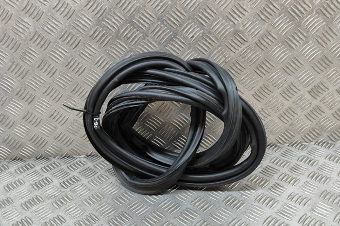 Garnitura de cauciuc haion HONDA CR-V VI RS_, RY_ 2024 OEM: 74440-3A0-A01 28138599