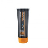 Cumpara ieftin FREZYDERM Cremă de protecție solară activă pentru față și corp sensibile SPF50 150 ml
