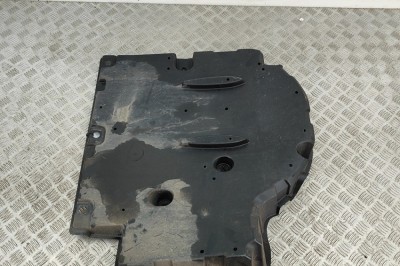 Scut motor central spate TOYOTA YARIS CROSS MXP_ 2024 OEM: 58415-0D010 | 31517011 foto