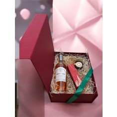 Set cadou Vin Amornero Puglia Rosato, Crema de br&acirc;nză Torta Extremena si Praline Belgiene Bruyerre in Cutie Cadou Premium