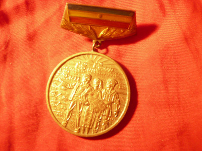 insigna - medalie 25 ani incheierea cooperativizarii agriculturii ,h=5cm foto