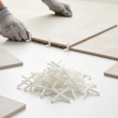 Distantieri PRO tip cruce pentru placi ceramice, rost 1.5 mm, set 100 bucati