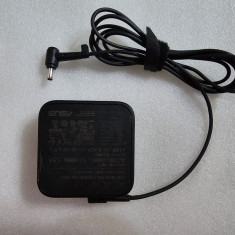 Incarcator laptop Asus 19V 3.42A 65W ADP-65GD D 4.5mm*3.0mm Pin