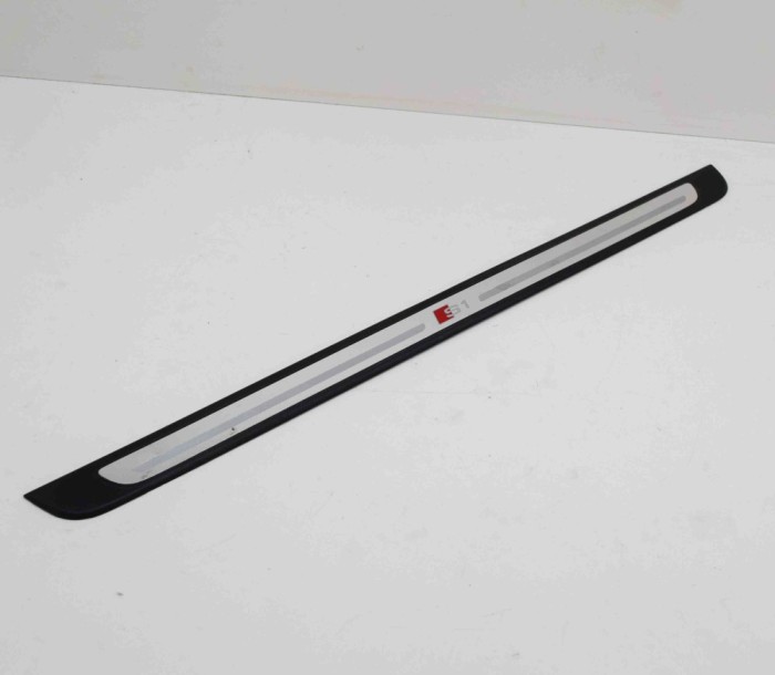 Ornament prag dreapta față AUDI A1 8X1, 8XK 2014 OEM: 8X3853373C