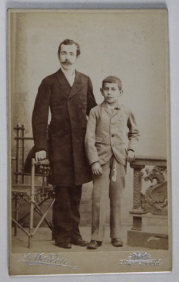 FOTOGRAFIE C.D.V. , STUDIO A. KALORI , LINZ , TATA SI FIU IN STUIO , CCA. 1900 foto