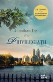 Privilegiatii Roman Fictiune Jonathan Dee Litera Paperback Brosat