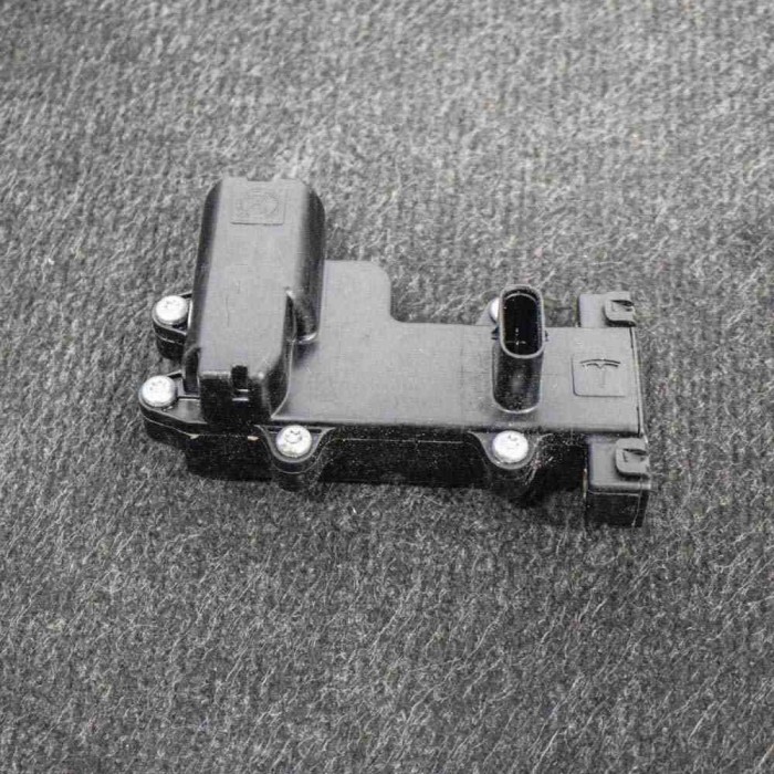 Modul de control ușă dreapta față TESLA MODEL X 2018 OEM: 1045354-00-B 10647935