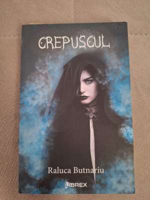 Crepuscul - Raluca Butnariu foto