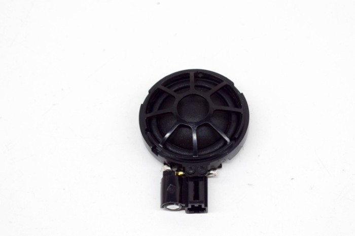 Difuzor ușă dreapta spate TESLA MODEL X 2020 OEM: 1004833-00-A 13847091