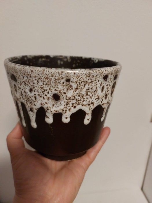 Vaza ceramica / masca ghiveci, vintage, Fat Lava WGK Mid Century Retro Shabby Chic Country Style Design, anii 70