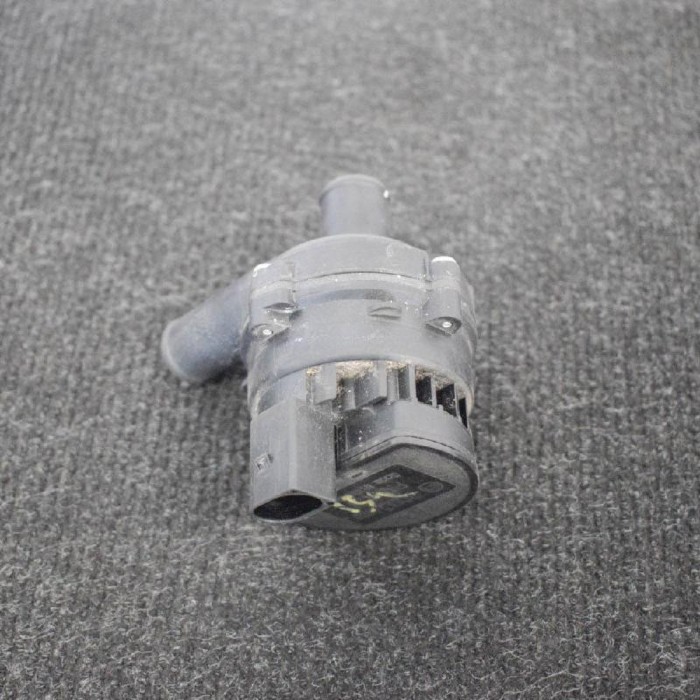 Pompa de apa auxiliara MERCEDES-BENZ GLA X156 2015 OEM: A21183503640392023000 3674421