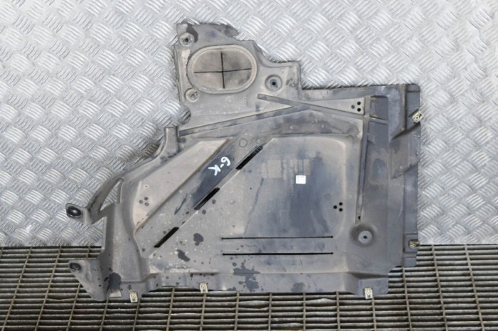 Scut motor st&acirc;nga spate BMW X1 F48 2016 OEM: 11252010,7354759 | 11345811