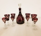 8 PAHARE(4 MEDII+4 MICI)+DECANTOR DIN CRISTAL ROSU RUBINIU-ROMANIA ANII 70-80