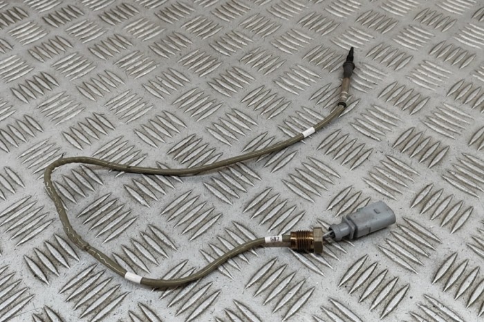 Senzor de temperatură AUDI Q5 FY 2021 OEM: 05L906088BK 28195808