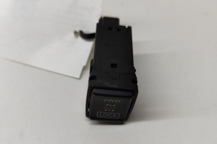 Comutator NISSAN QASHQAI II J11, J11_ 2015 OEM: 25535-4EA0A 22400407