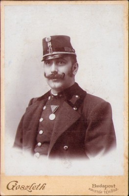 A2430N Ofițer austro-ungar decorat cu Signum memoriae, studio Goszleth, Budapest foto