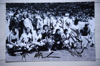 Steaua Bucuresti cu autografe originale foto