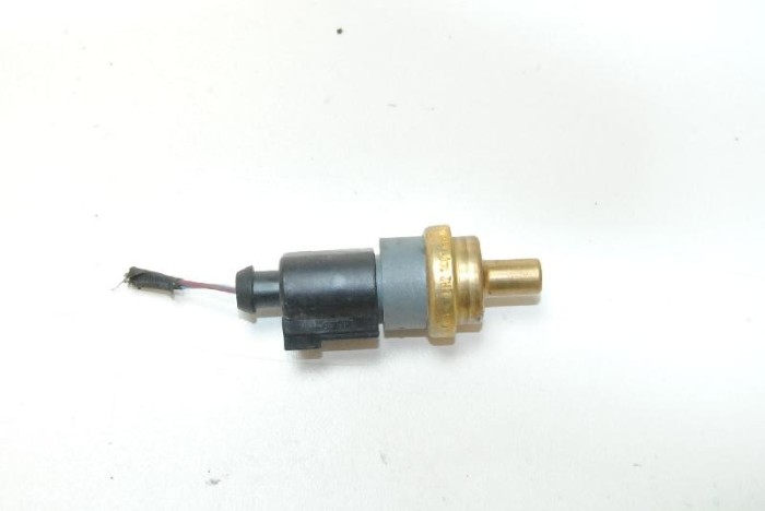 Senzor de temperatură lichid de răcire AUDI A3 Cabrio 8V7, 8VE 2015 OEM: 06A919501A | 2315408