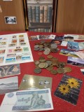 Lot: 50 monede+25 jetoane+30 timbre stamp.+8 bancnote UNC+20 carduri Romtel.+22 banderole trabucuri+10 carti postale necirc.DIFERITE,nu exista dubluri