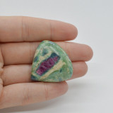 Cabochon rubin in fucsit 34x32x8mm c11, Stonemania Bijou