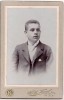Fotografie tip CDV - perioada interbelica, reprezentand un barbat