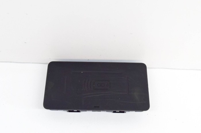 Stație de &icirc;ncărcare wireless BMW iX3 G08 2021 OEM: 5A1DB18 21334314