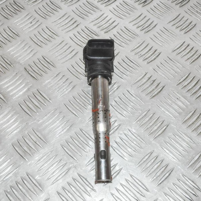 Bobina de inducție de &icirc;naltă tensiune AUDI A5 8T3 2010 OEM: 07K905715F | 2586929