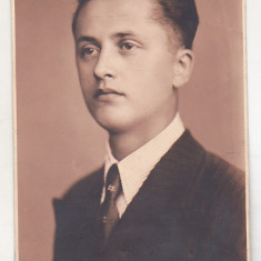 bnk foto - Portret de barbat - Foto Royal Buzdugan Bucuresti 1948