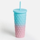 Pahar din Plastic cu Capac și Pai, 600 ml, Roz-Turcoaz, Model &icirc;n Relief, CMCLASS