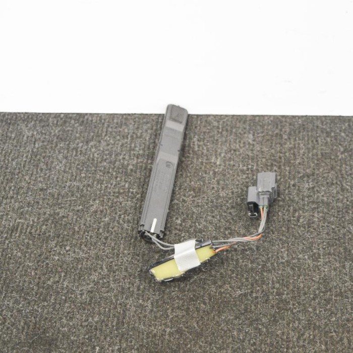 Amplificator de antena VOLVO XC90 II 2017 OEM: A2C9895450001-042.191.02-007216070635 3816184