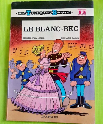 D491-Revista benzi colorate-Tunicile albastre 1979-Becul alb. foto
