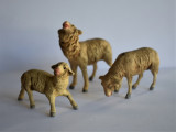 Jucarii vechi doua oi si un miel - material compozit/rumegus posibil Elastolin
