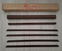 MASINA VECHE DE TRICOTAT MANUAL MARCA "RECORD" - ROMANEASCA - COMUNISM