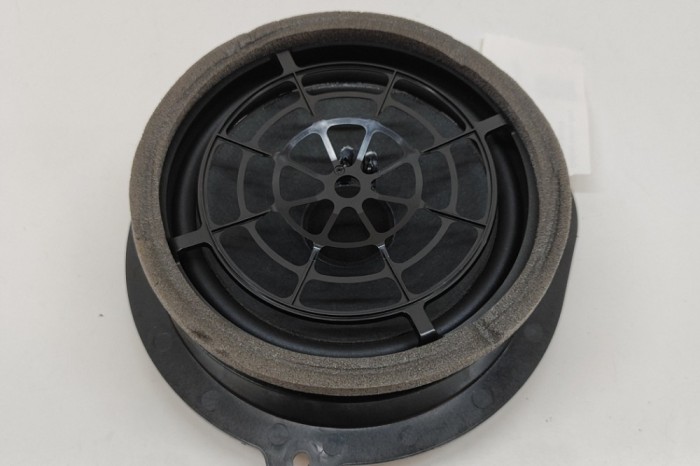Difuzor ușă st&acirc;nga spate AUDI A4 Avant 8W2, B9 2023 OEM: 8W5035411A | 31650109