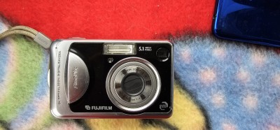 APARAT FOTO DIGITAL FUJIFILM FINEPIX A510 FUNCTIONEAZA 2 BATERII AAA ACUMULATORI foto