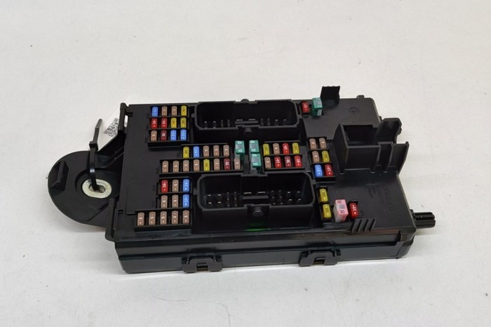 Modul panou de siguranțe VOLVO S60 III 224 2020 OEM: 31682732 23485438
