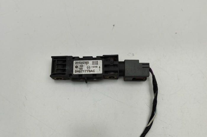 Senzor de impact dreapta față DODGE CHARGER 2006 OEM: 04671779AC 28933951