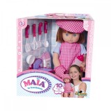 Papusa Maia la bucatarie