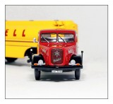 Macheta Henschel HS 140 S 1:43 Minichamps (lipsa oglinda stg.)