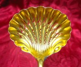 TACAMURI ARGINT LINGURITA ARGINT MASIV STIL ART NOUVEAU CU CUPA AURITA SI PERFORATA 16.5 CM