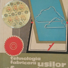 V. PLATON - TEHNOLOGIA FABRICARII USILOR SI FERESTRELOR - EDITIA 1964