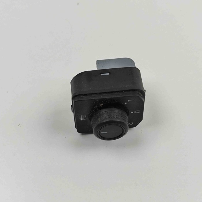 Comutator de reglare oglinda VW PASSAT Variant B8 3G5 2020 OEM: 3G0959565 | 30436328