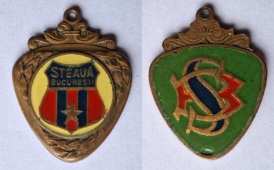 STEAUA BUCURESTI - Fotbal Club, medalion vechi anii 1970 foto