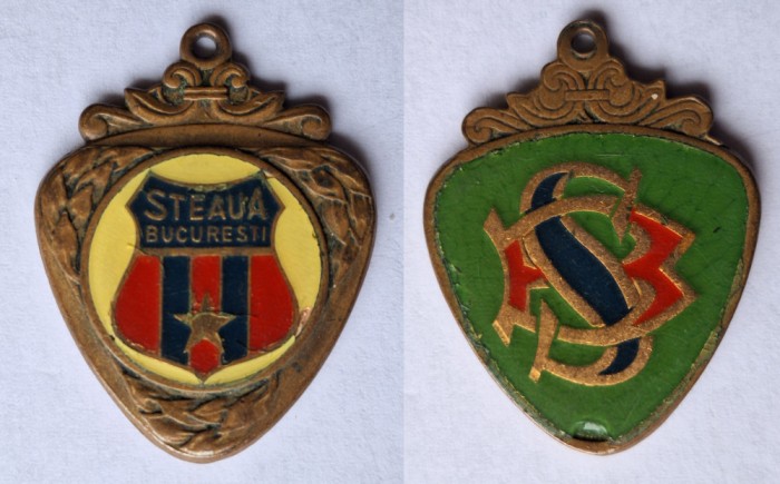 STEAUA BUCURESTI - Fotbal Club, medalion vechi anii 1970