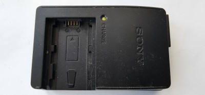 &amp;Icirc;ncărcător SONY BC-VH1 pentru NP-FH100, NP-FH 70, NP-FH50 foto